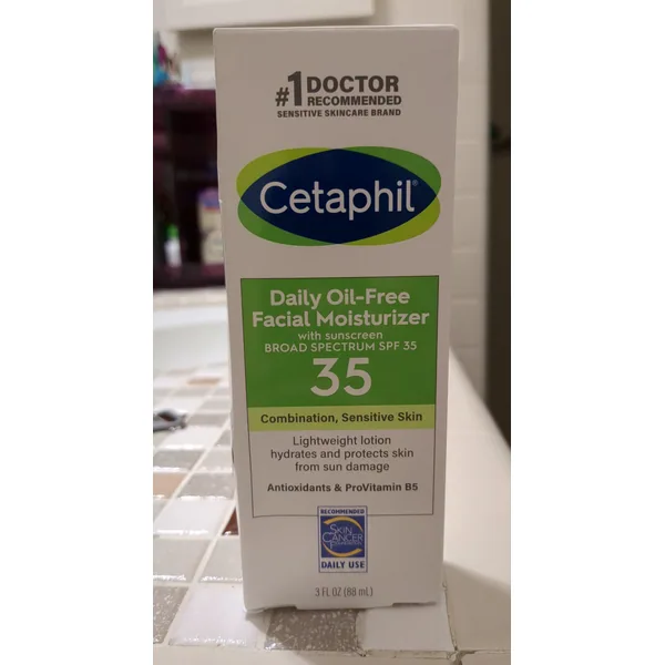 Cetaphil Oil-Free Facial Moisturizer with Sunscreen SPF 35 in 3 fl oz retail packaging