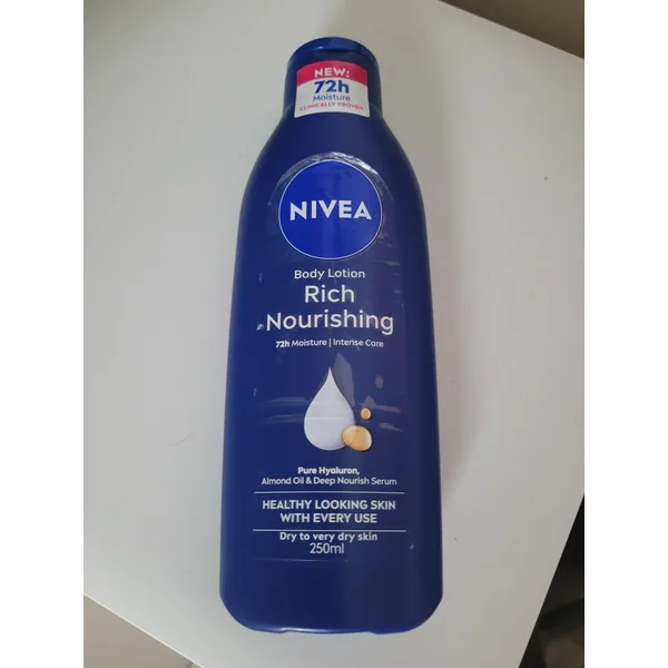 NIVEA Body Lotion Rich in 250 ml retail packaging