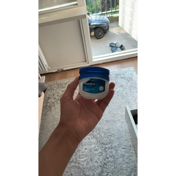 Vaseline Original Pure Petroleum Jelly in 100 ml retail packaging